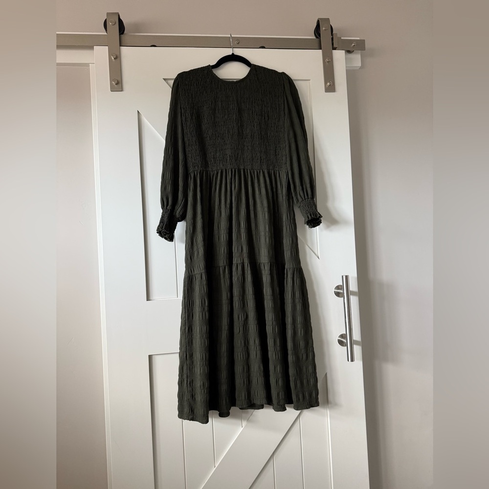 Women’s Olive Green Long Sleeve Smocked Midi Dress